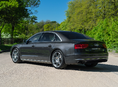 Audi AUDI A8L  W12